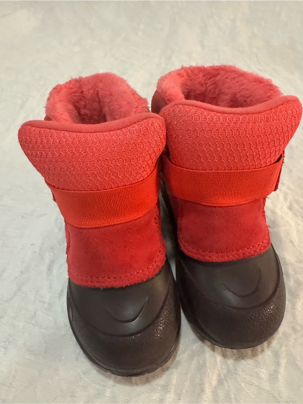 The North Face Kids Snow Boots Size 7 Red Heatseeker Waterproof Faux Fur Winter
